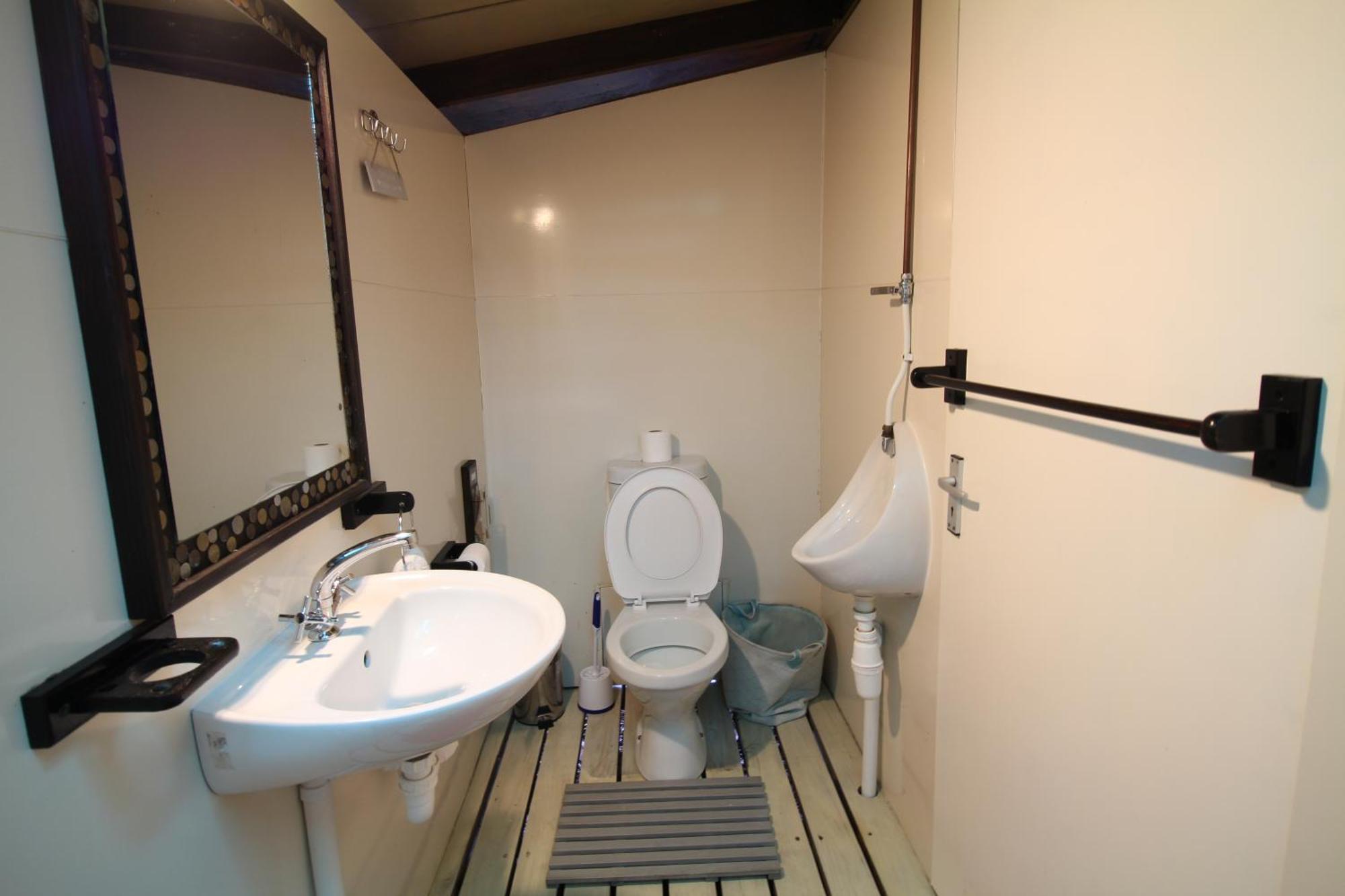 Mali Boutique Lodge & Tube 'N Axe Budget Accommodation Stormsrivier Rom bilde